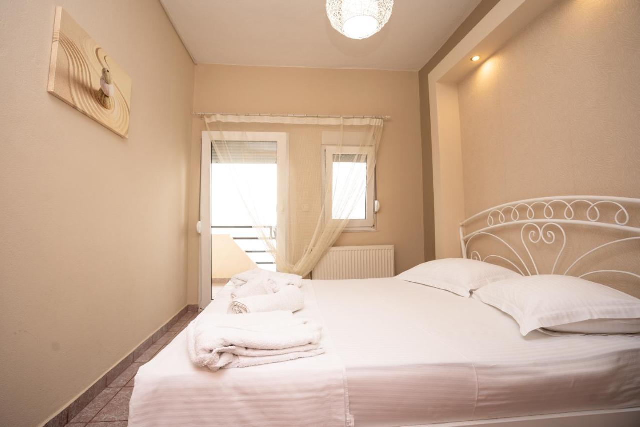 Magdalene's Premium Apartments Ofrínion Esterno foto