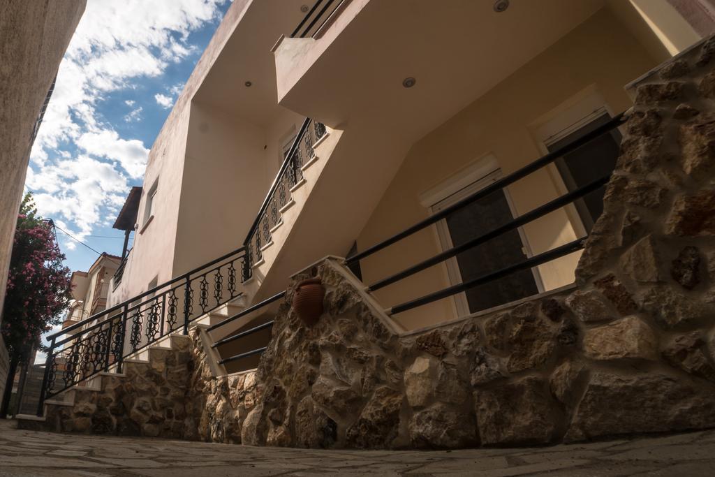Magdalene's Premium Apartments Ofrínion Esterno foto